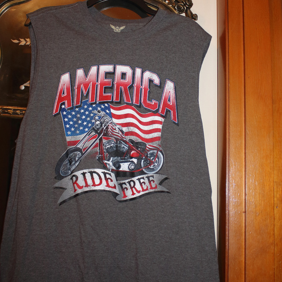 FADED GLORY Other - EUC FADED GLORY SLEEVELESS GRAPHIC TEE(L/42-44)